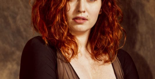 Model Amanda - Model with red curly hair profile